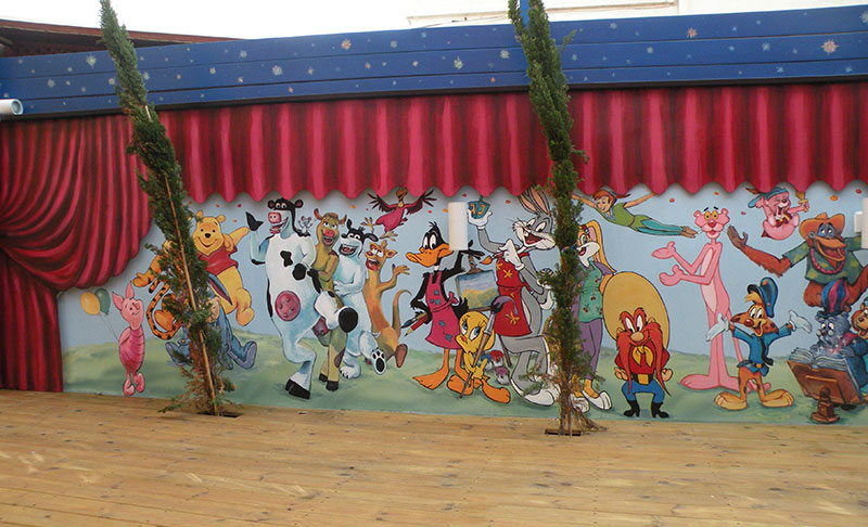 ציורי קיר וילונות על החומה לגן ילדים