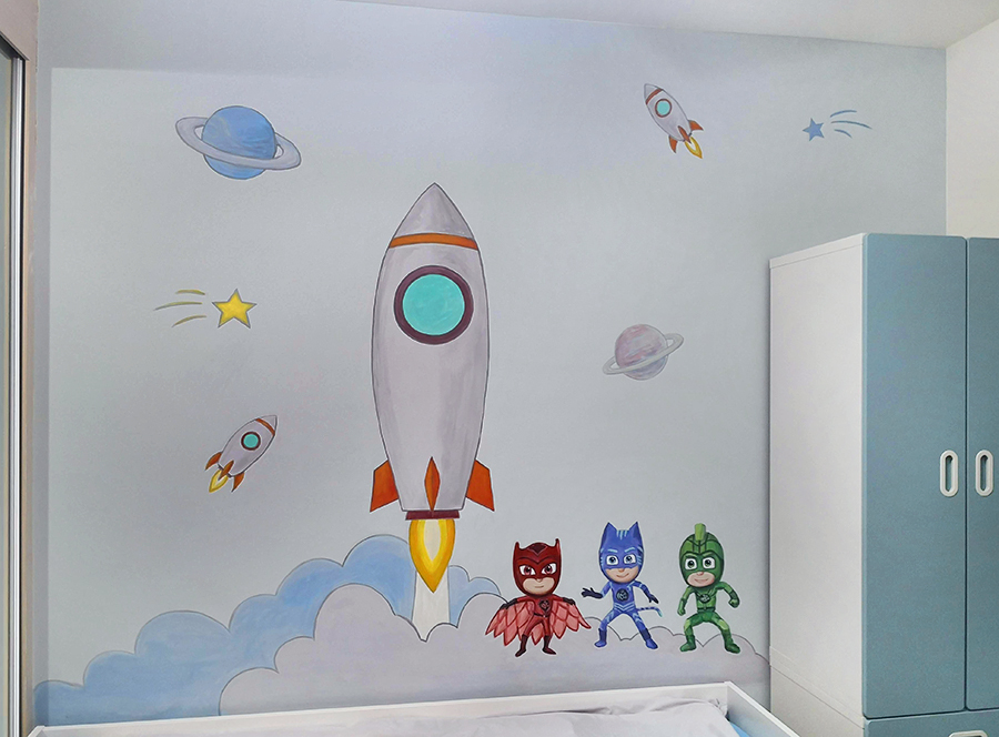 ציור קיר של סופרמנים וחללית