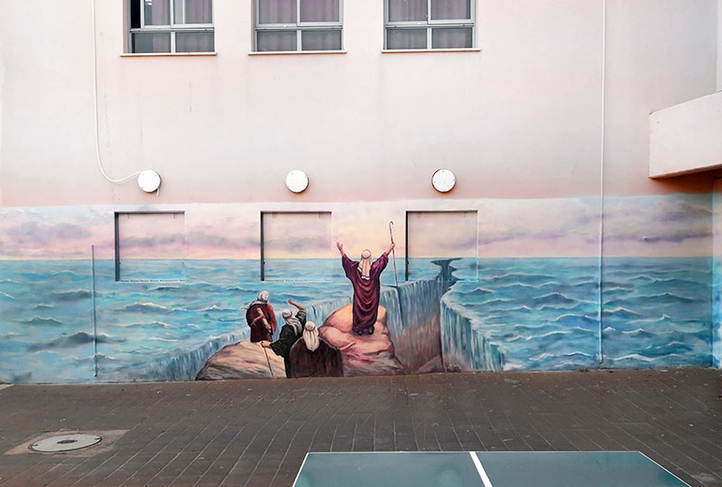 קריעת ים סוף - ציורי קיר בבית ספר